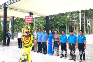 Đoàn đại biểu Công đoàn tỉnh Xiêng Khoảng thăm và làm việc tại Nghệ An