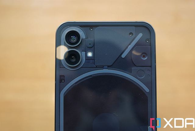 Đánh giá Nothing Phone 1, chiếc điện thoại có mặt sau phát sáng độc đáo của nhà sáng lập OnePlus trước đây - Ảnh 11.