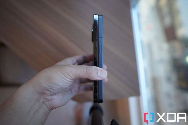 Đánh giá Nothing Phone 1, chiếc điện thoại có mặt sau phát sáng độc đáo của nhà sáng lập OnePlus trước đây - Ảnh 5.