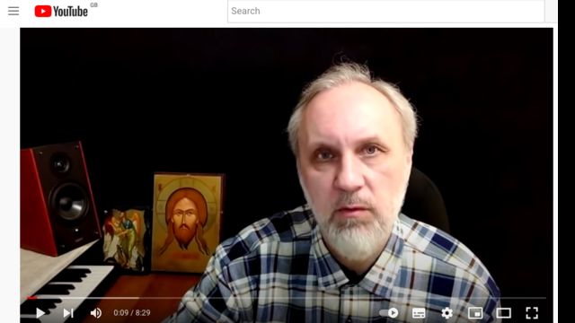 Một bức ảnh từ một bài giảng được đăng trên YouTube, trong đó Cha Ioann Kurmoyarov nói rằng những kẻ xâm lược Nga trong cuộc xung đột sẽ xuống địa ngục.
