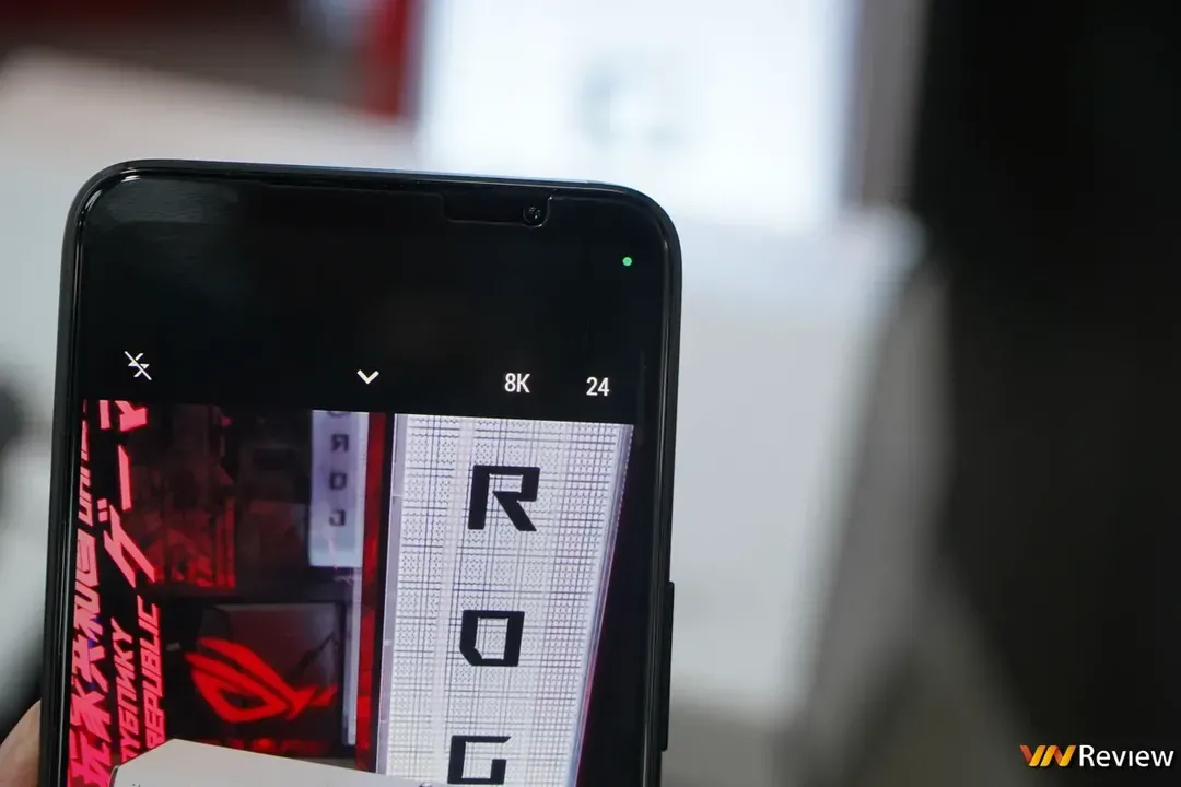 Cận cảnh ASUS ROG Phone 6: điện thoại chơi game mạnh nhất thế giới, RAM lên đến 18GB