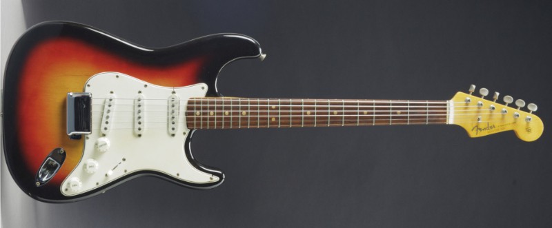 Những cây đàn đắt nhất - Lễ hội dân gian Newport của Bob Dylan 1964 Fender Stratocaster