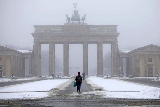Reuters cảnh báo: Dự trữ khí đốt không đủ để EU tồn tại qua mùa đông - Ảnh 1.